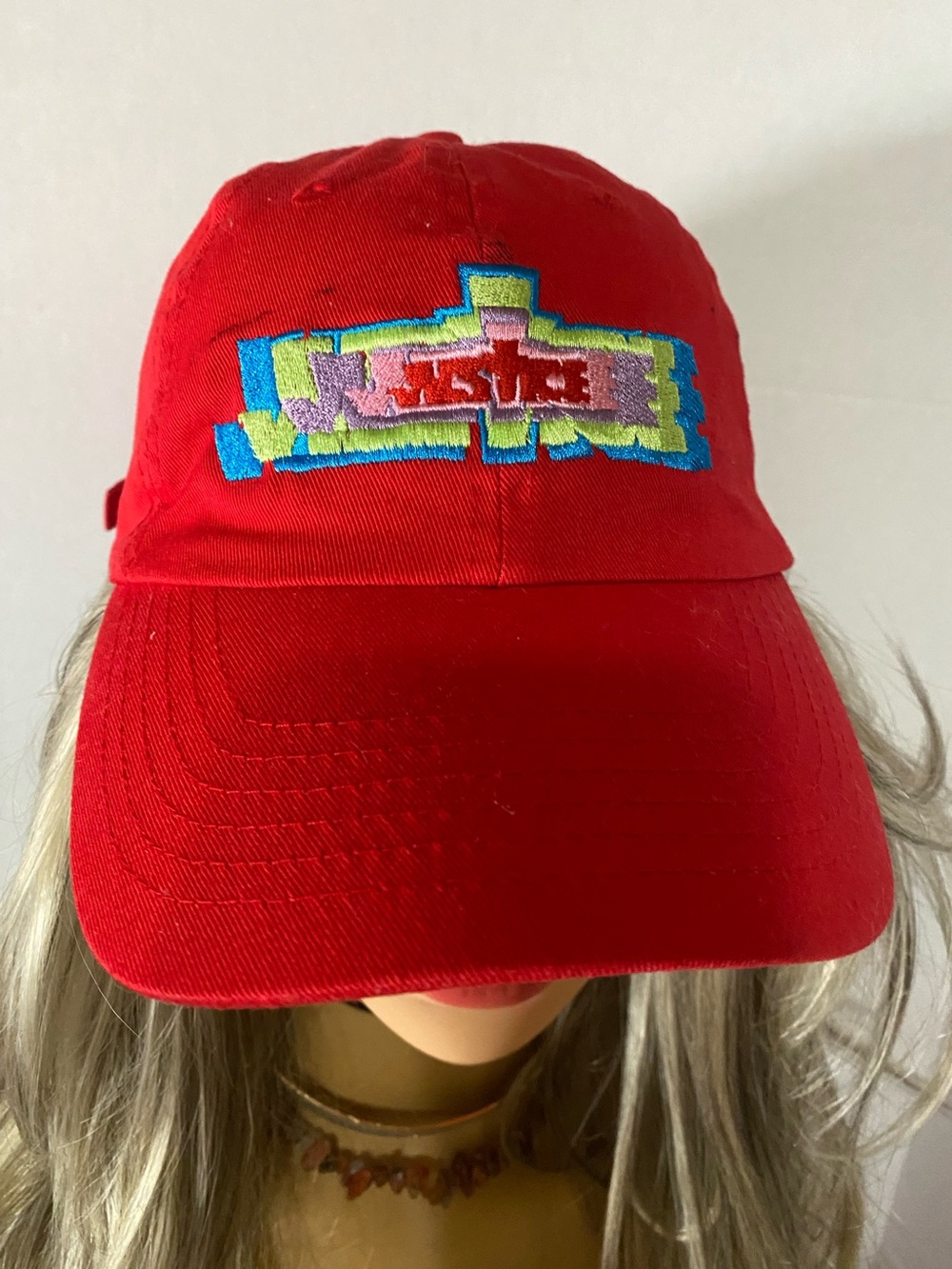 Red Embroidered Baseball Cap - Youth Adjustable Hat Justice colección